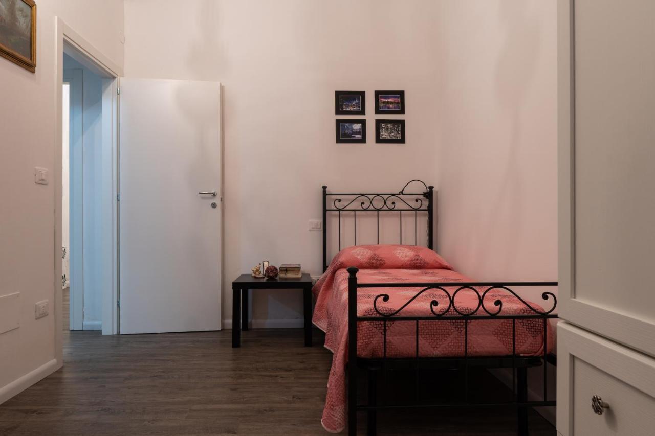 La Casa Di Alvy Hotel Pescara Bagian luar foto